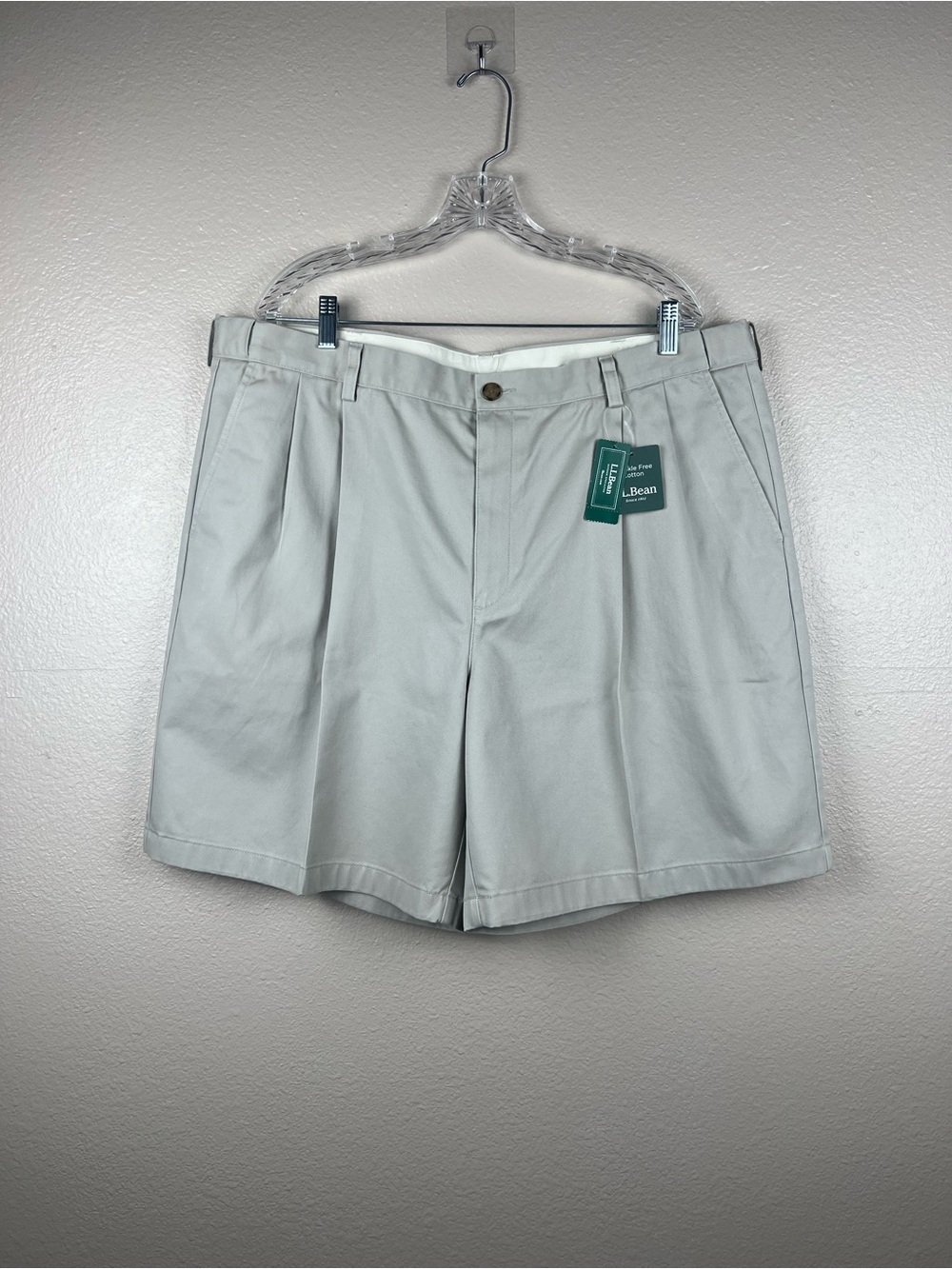 L.L.Bean Double L Chino Khaki Shorts Men’s 42W 8” NWT
